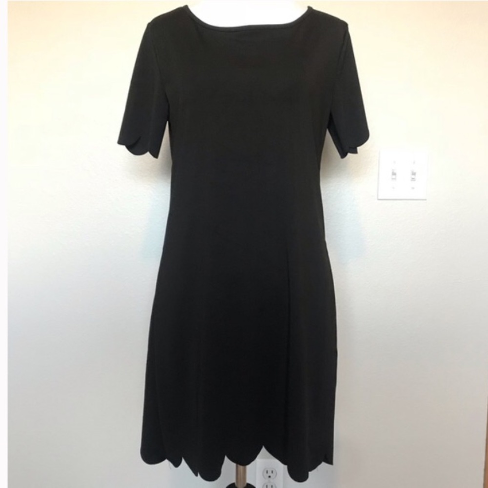 New Baluoke Scallop Hem Black Short Sleeve Dress